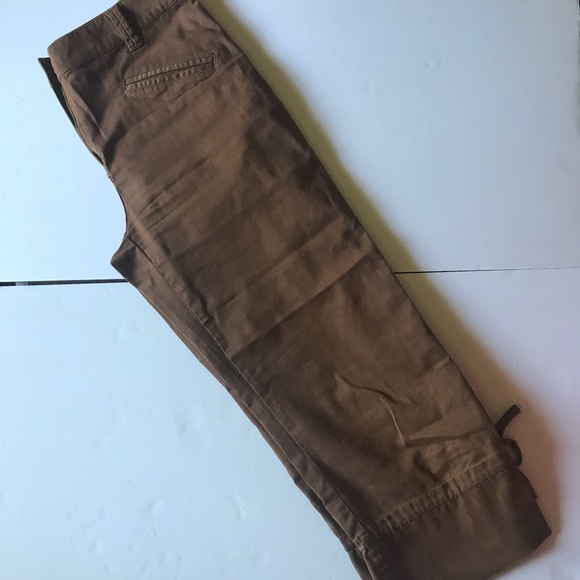 🛍 Chicos Dark Tan Capris - Picture 2 of 5